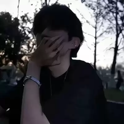 仰映容